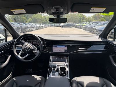 2025 Audi Q7 - Photo 36