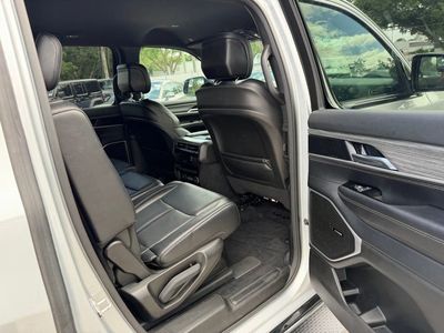 2024 Jeep Wagoneer - Photo 32