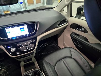 2024 Chrysler Pacifica - Photo 37