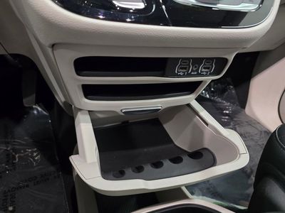 2024 Chrysler Pacifica - Photo 23