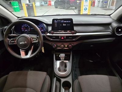 2023 Kia Forte - Photo 31