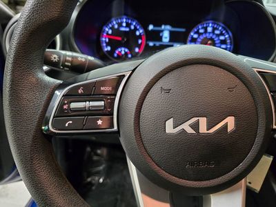 2023 Kia Forte - Photo 18