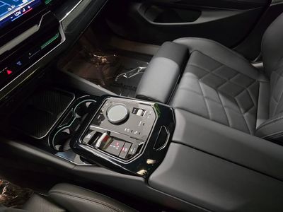 2026 BMW 5 Series - Photo 25