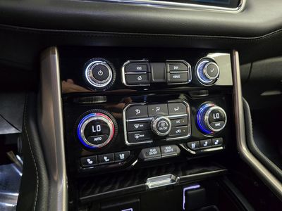 2024 GMC Yukon XL - Photo 30