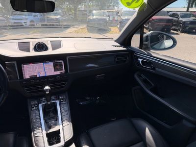 2021 Porsche Macan - Photo 36