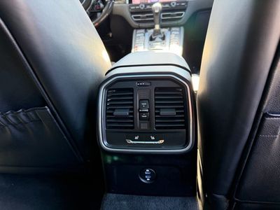 2021 Porsche Macan - Photo 33