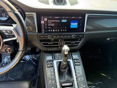 2021 Porsche Macan - Photo 21
