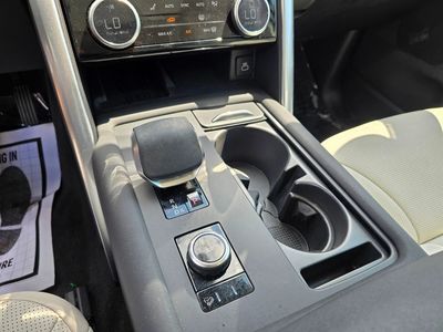 2025 Land Rover Discovery - Photo 30