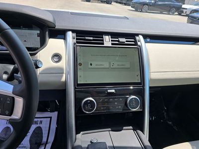 2025 Land Rover Discovery - Photo 22