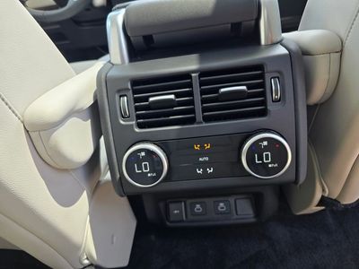 2025 Land Rover Discovery - Photo 39
