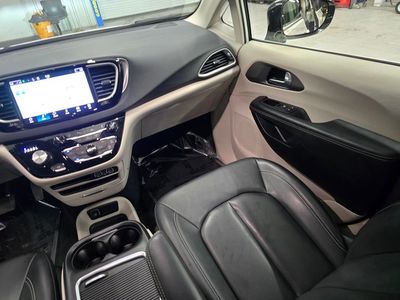 2024 Chrysler Pacifica - Photo 36