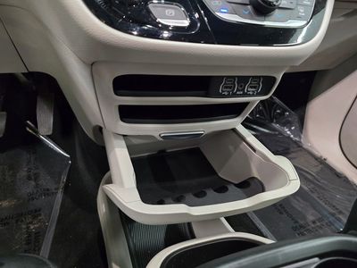 2024 Chrysler Pacifica - Photo 23