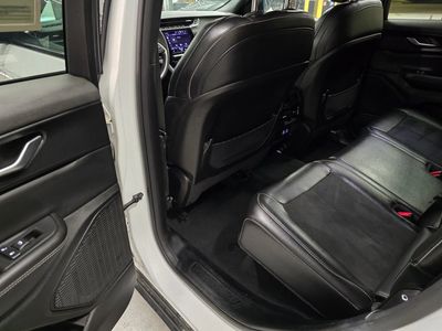 2023 Jeep Grand Cherokee - Photo 28