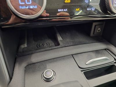2025 Land Rover Discovery - Photo 29