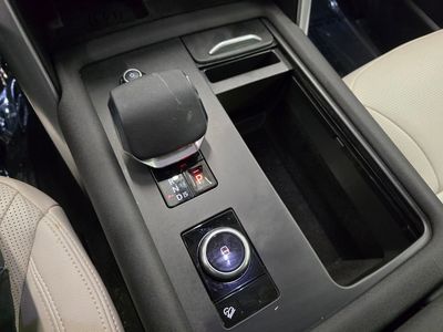 2025 Land Rover Discovery - Photo 28