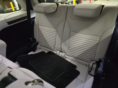 2025 Land Rover Discovery - Photo 33