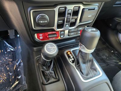 2026 Jeep Wrangler — photo 27 view