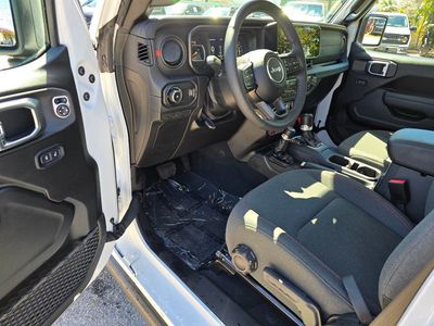 2026 Jeep Wrangler — photo 15 view
