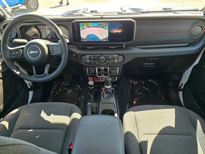 2026 Jeep Wrangler — photo 33 view