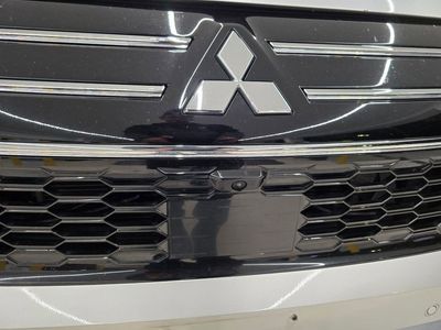 2025 Mitsubishi Outlander - Photo 9