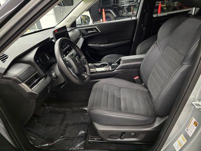 2025 Mitsubishi Outlander - Photo 17