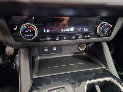 2025 Mitsubishi Outlander - Photo 28