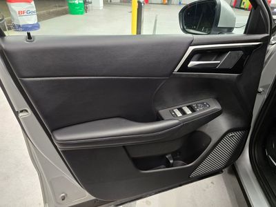 2025 Mitsubishi Outlander - Photo 14