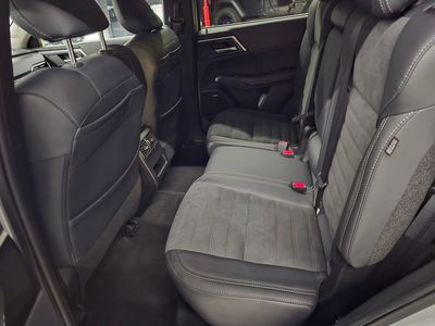 2025 Mitsubishi Outlander - Photo 31