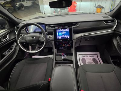 2024 Jeep Grand Cherokee - Photo 33