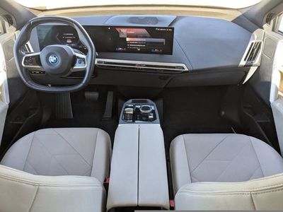 2023 BMW iX - Photo 18