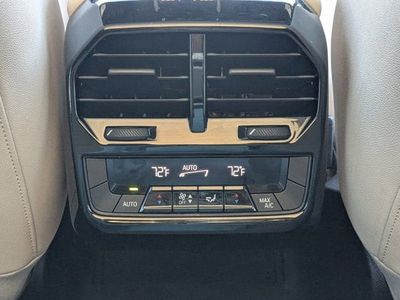2023 BMW iX - Photo 17