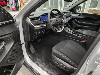 2025 Jeep Grand Cherokee - Photo 14
