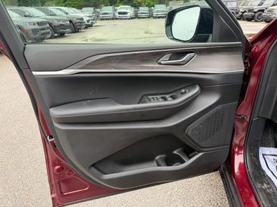 2026 Jeep Grand Cherokee - Photo 13