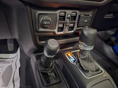 2025 Jeep Wrangler - Photo 28