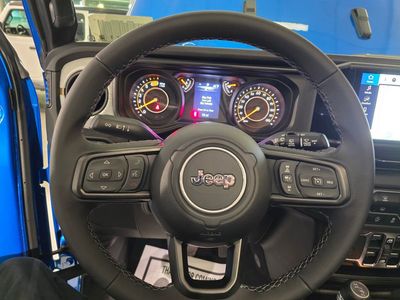 2025 Jeep Wrangler - Photo 19