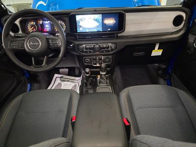 2025 Jeep Wrangler - Photo 35
