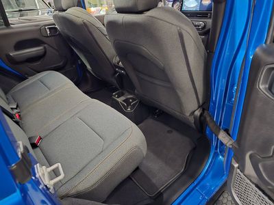 2025 Jeep Wrangler - Photo 33
