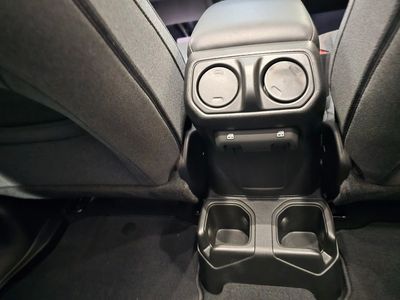 2025 Jeep Wrangler - Photo 34