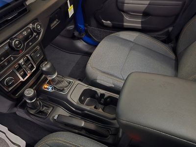 2025 Jeep Wrangler - Photo 25