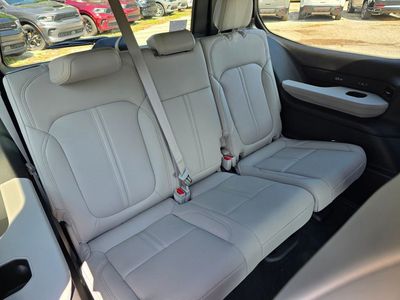 2026 Jeep Grand Wagoneer - Photo 36