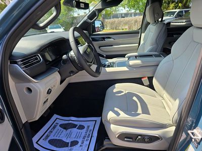 2026 Jeep Grand Wagoneer - Photo 17