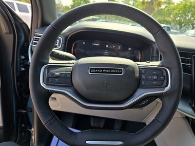 2026 Jeep Grand Wagoneer - Photo 18