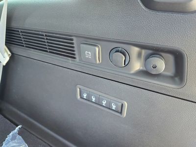 2026 Jeep Grand Wagoneer - Photo 43