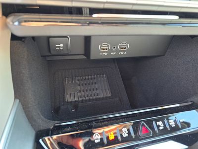 2026 Jeep Grand Wagoneer - Photo 29