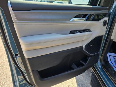 2026 Jeep Grand Wagoneer - Photo 14