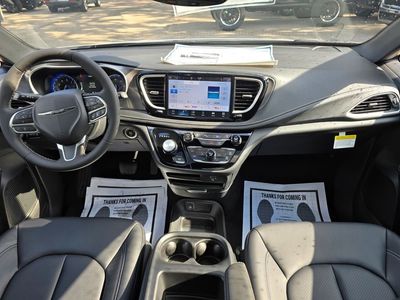 2026 Chrysler Pacifica — photo 36 view