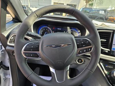2026 Chrysler Pacifica — photo 18 view