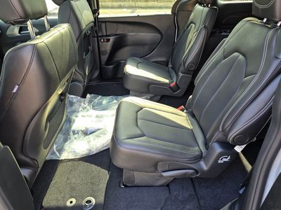 2026 Chrysler Pacifica — photo 30 view