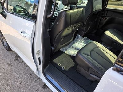 2026 Chrysler Pacifica — photo 29 view