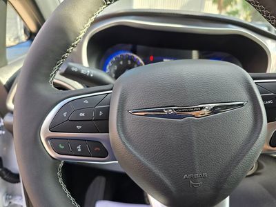 2026 Chrysler Pacifica — photo 19 view